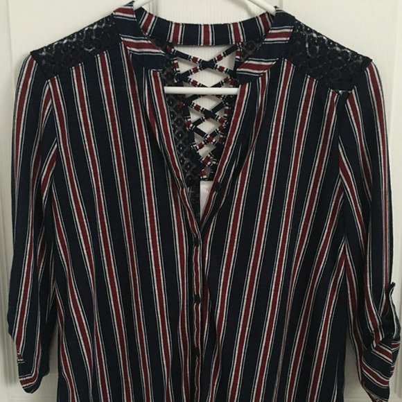 No boundaries, stripe cross string back style top - Picture 1 of 5